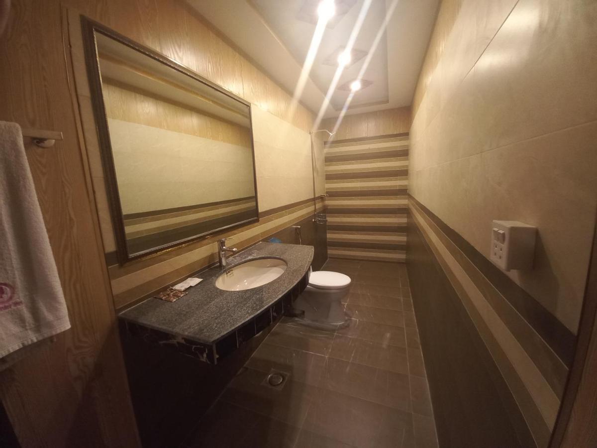 Premier Inn Johar Town Lahore Exterior photo