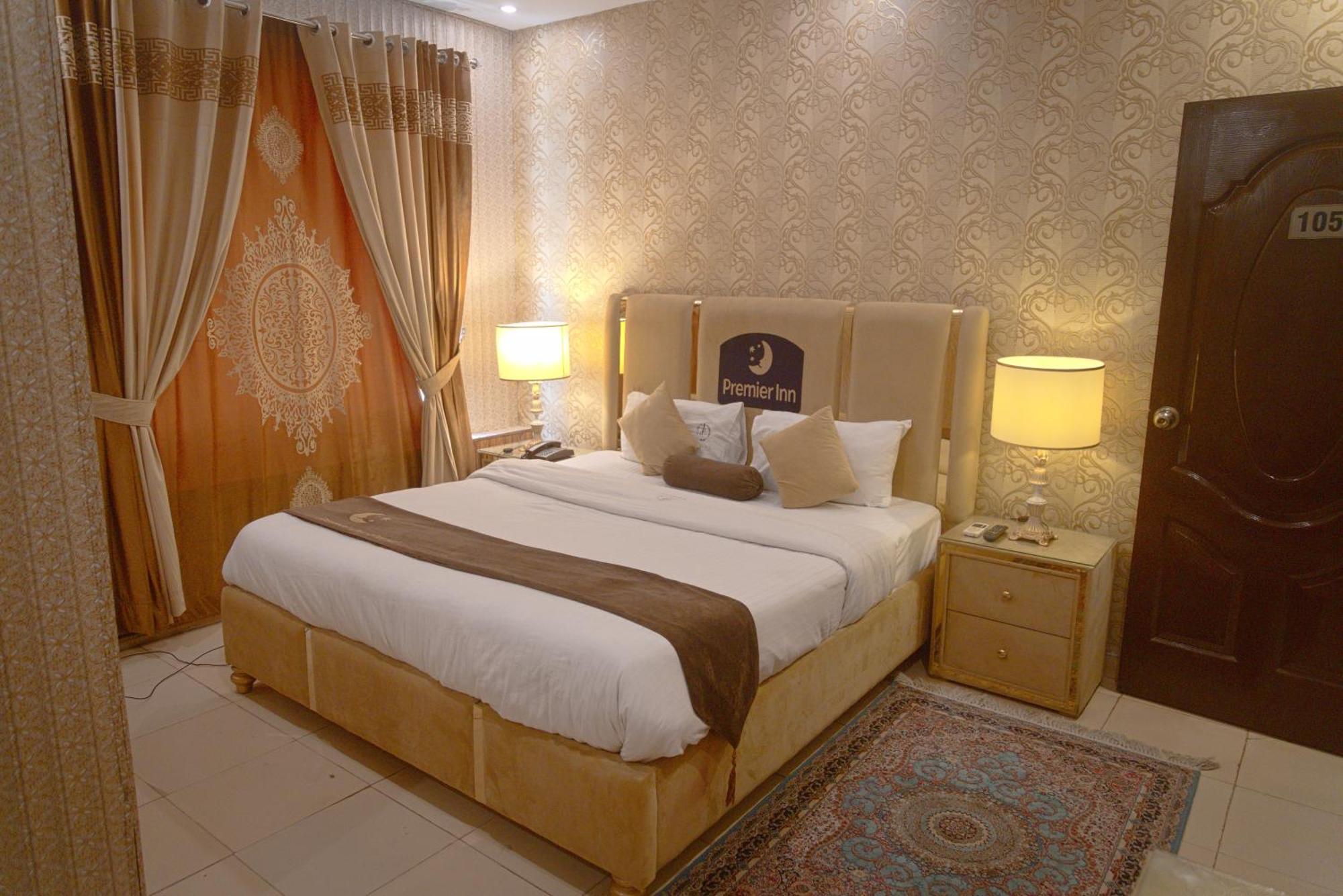 Premier Inn Johar Town Lahore Exterior photo