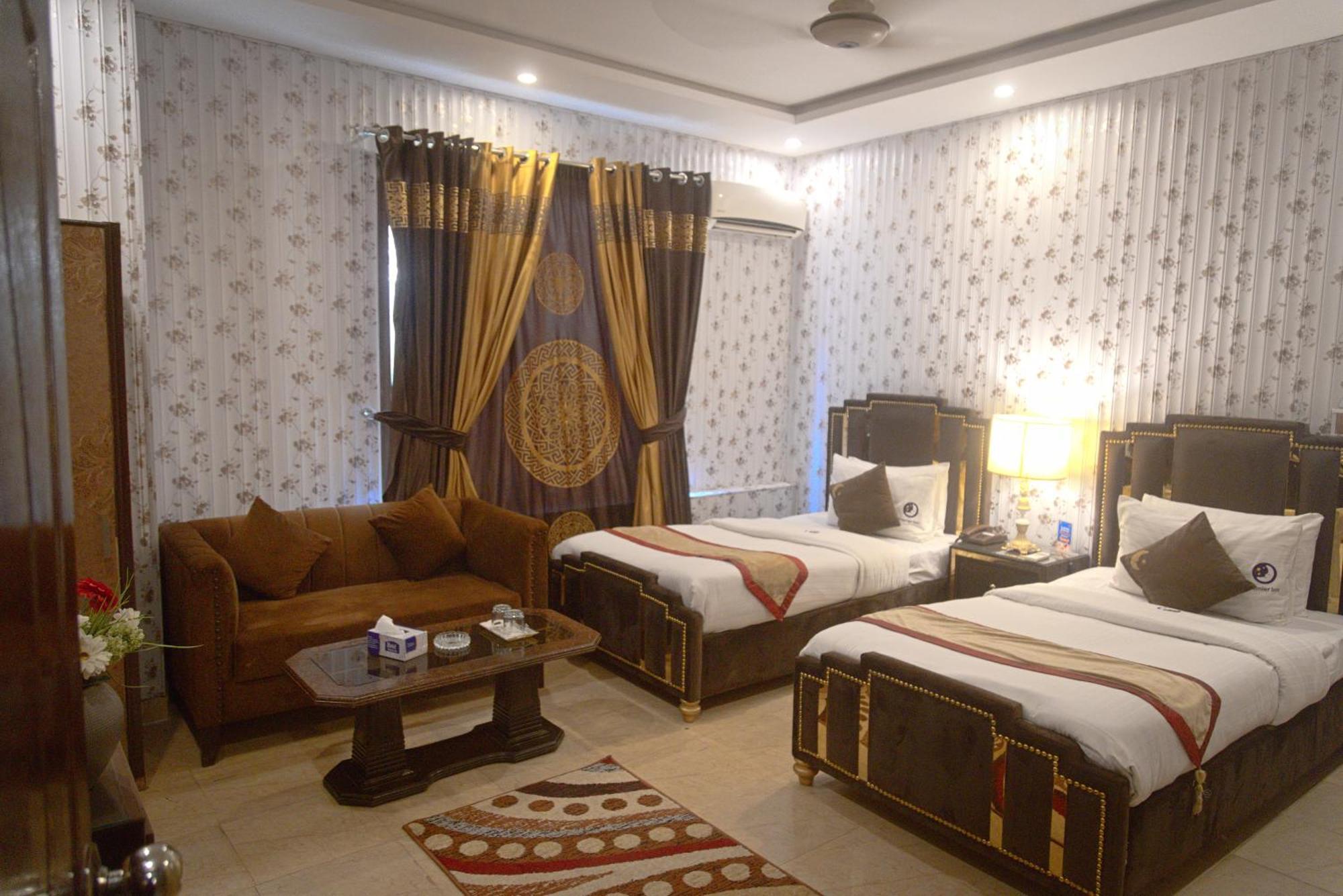 Premier Inn Johar Town Lahore Exterior photo