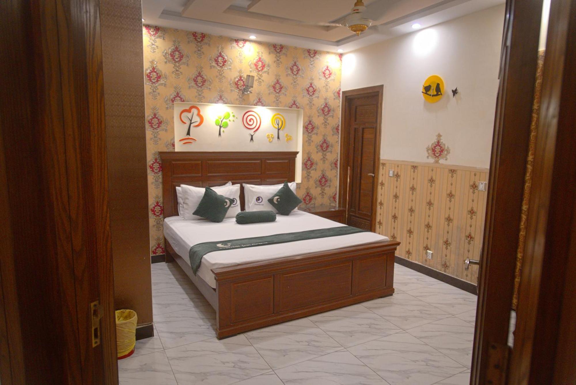 Premier Inn Johar Town Lahore Exterior photo