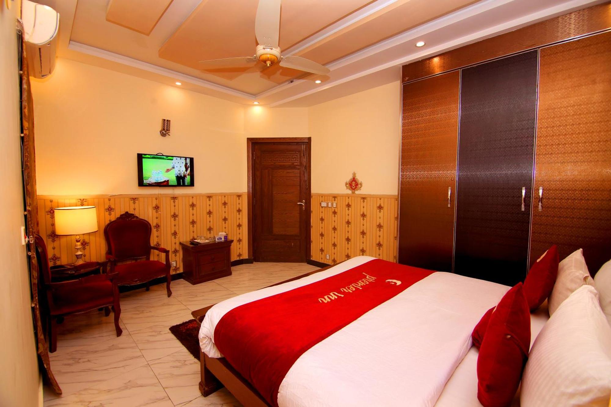 Premier Inn Johar Town Lahore Exterior photo