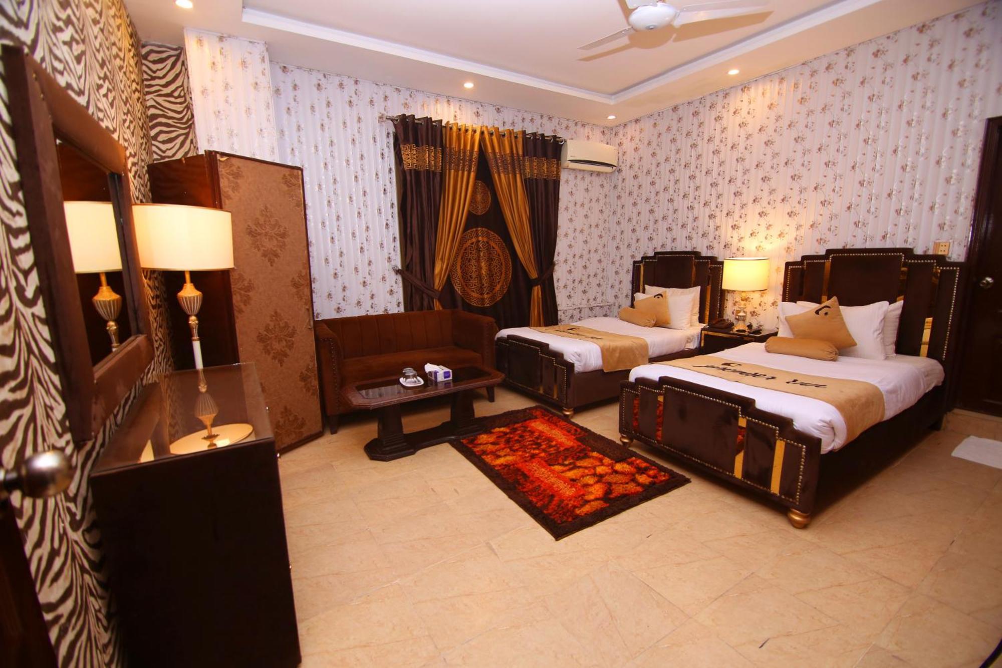 Premier Inn Johar Town Lahore Exterior photo
