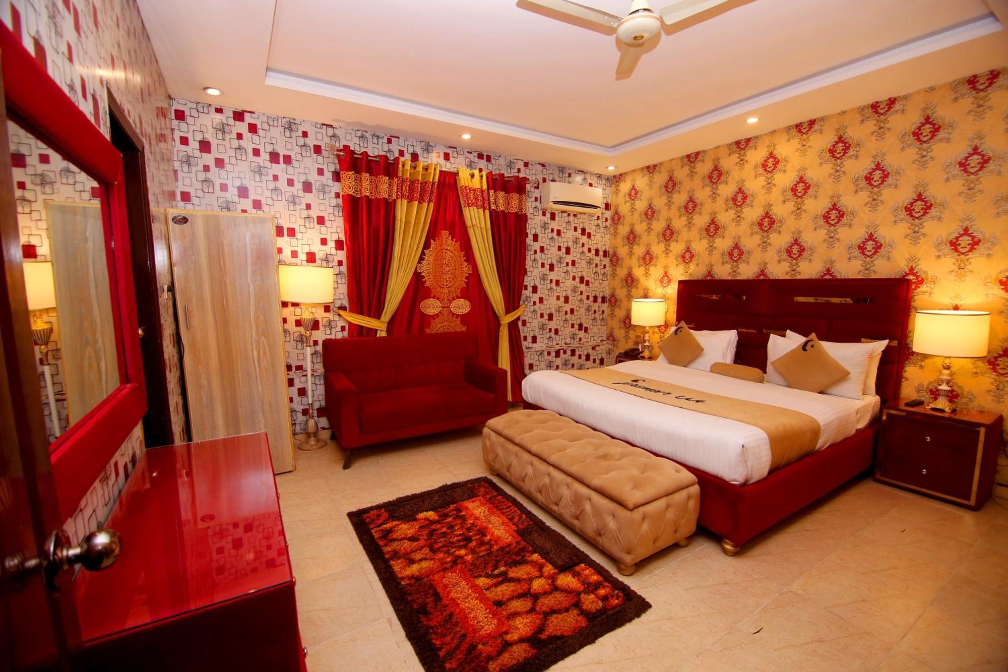 Premier Inn Johar Town Lahore Exterior photo